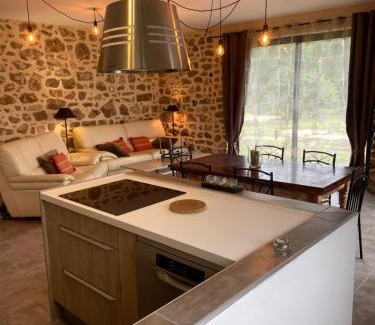 Aigueze House | Mas Bô Regard gîte Bruyère