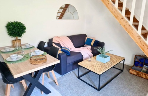 Saint-Martin-de-Valgalgues Apartment | Mas de Rofa : mas Authentique Avec Piscine et Jardin Arboré