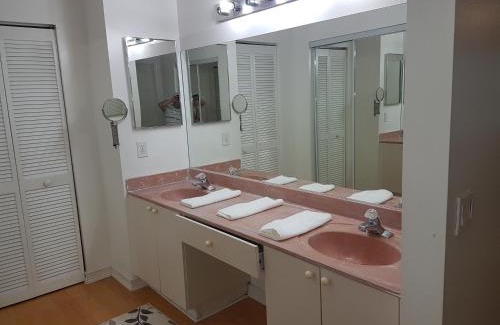 Sunrise House | Master Luxury Room