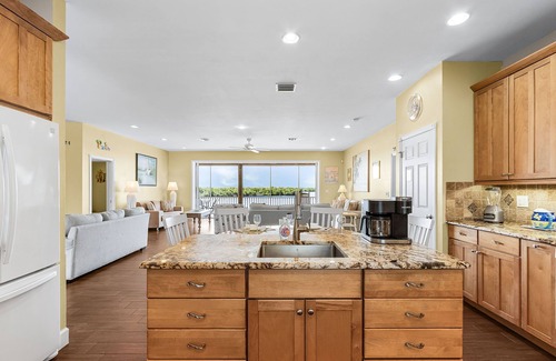 Matlacha House | Matlacha/Cape Coral - Kokopelli House - a three-story Key West style residence