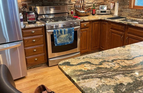 Mattituck House | Mattituck, Bay and Sound Beaches, In Ground Pool, Wine Country!