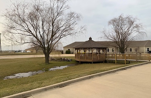 Mattoon Hotel | Mattoon - A5 King & 2 Fulls Bunk Bed - Two Room Suite