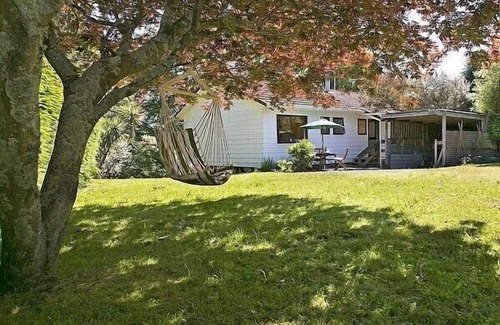Two Mile Bay Cottage | Matuku Hideaway - Taupo Holiday Home