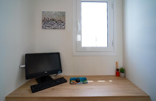 Piraeus Apartment | Maxblue 2