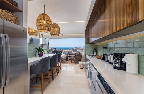 Alta Vista Apartment | Maxwell Collection Romantic Zone