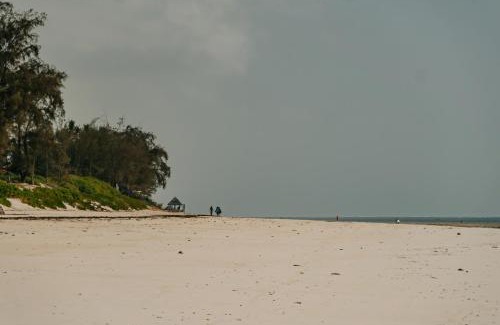 Kilifi Bed & Breakfast | Maya kobe Beachfront Retreat Kilifi