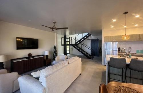 Placencia Villa | Mayatai Beach Villa - Elegant 2BR Beachfront with Stunning Ocean Views