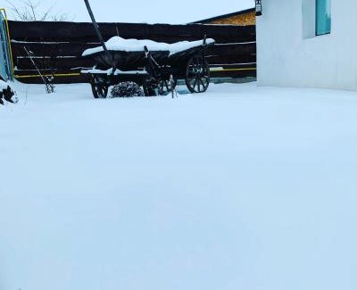 Vinnytsia Oblast Apartment | Mazanka ua Під Вишнею унікальний будинок на березі річки