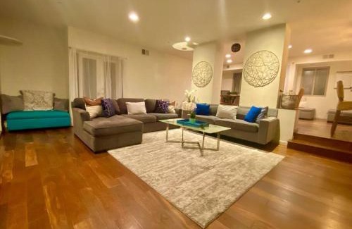 South Mission Beach Apartment | MB 3BR Oceanview Penthouse with HUGE Rooftop decks