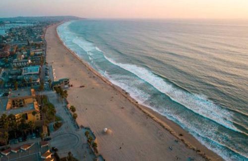 South Mission Beach Apartment | MB 3BR Oceanview Penthouse with HUGE Rooftop decks