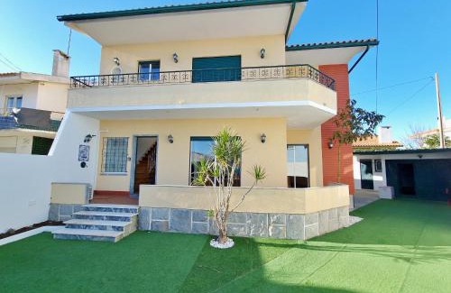 Cascais House | Mbird Rosario Family House