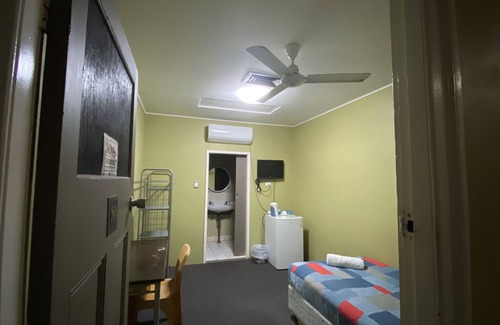 Mackay Hotel | McGuire's CBD Hotel