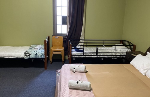 Mackay Hotel | McGuire's CBD Hotel