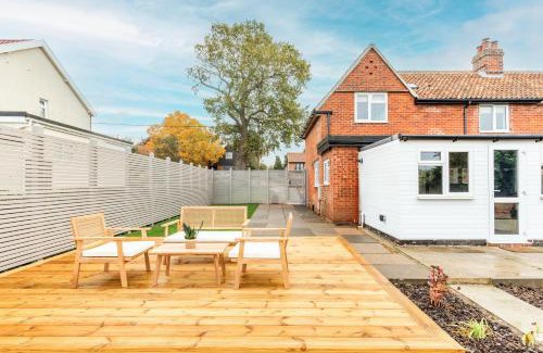 Norwich House | Meadow View Cottage By Leap Escapes