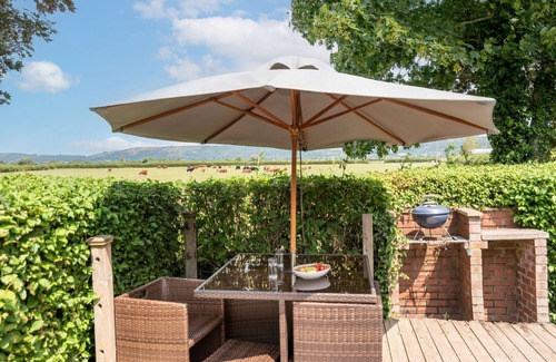 Cheddar Cabin | Meadow View lodge - Sleeps 4/5 with private hot tub