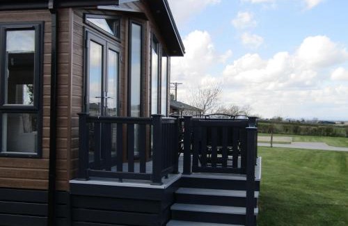 Thirsk House | Meadow View Lodge with stunning views