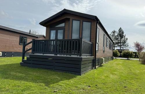 Thirsk House | Meadow View Lodge with stunning views