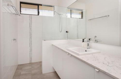 Dunsborough House | Meadows