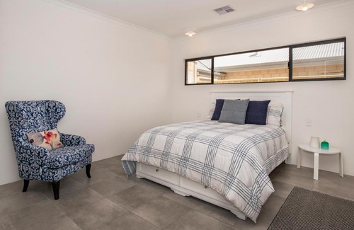 Dunsborough House | Meadows