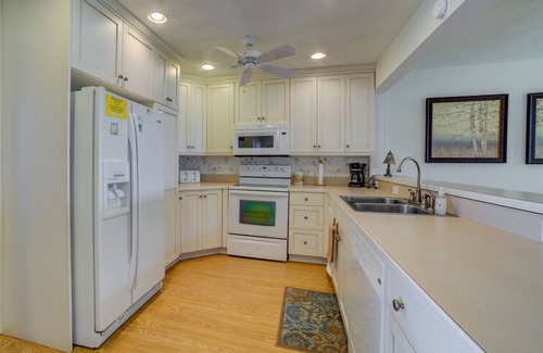 North Shore Villa | Meadows - Townhome in Bernard`s Landing with all the amenities to enjoy!