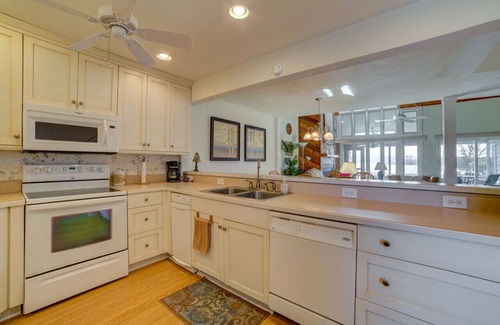 North Shore Villa | Meadows - Townhome in Bernard`s Landing with all the amenities to enjoy!