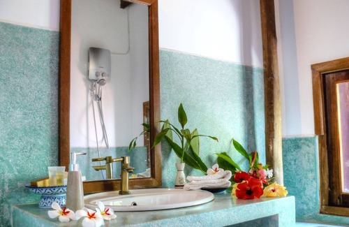 Krong Kaeb Hotel | Mealea Resort