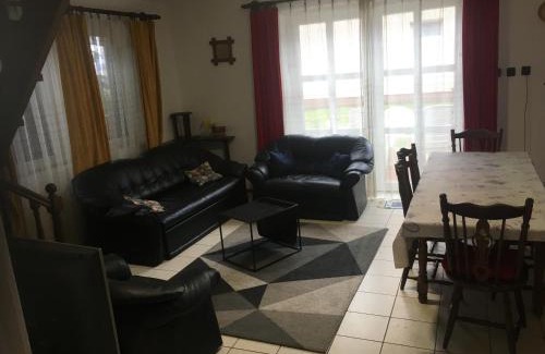 Magyarhertelend Villa | Mecseki Farkaslak