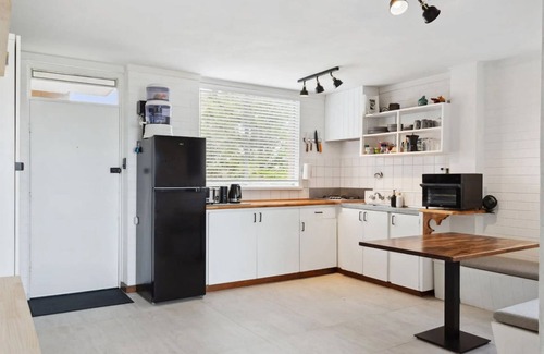 North Fremantle Apartment | Med Vibes in North Freo - 5 minutes from Fremantle, your own private apartment!