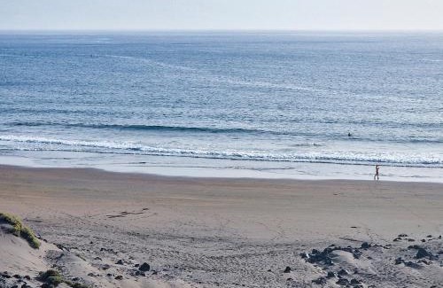Arenas del Mar Apartment | Medano Loft 5 Min walk Seaside Sunrise