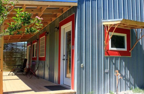 Eureka Springs House | Meditation Sanctuary, vegan community, 22 acres, nature, walking trail, hot tub