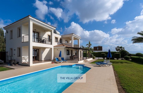 Argaka Villa | Mediterranean Sea on your doorstep! Beachfront 4 bedroom villa