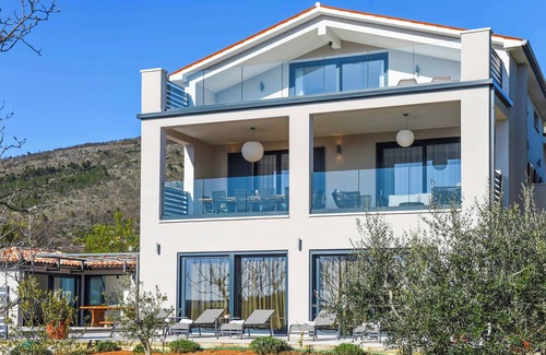 Viskovici Villa | Mediterranean Sunset