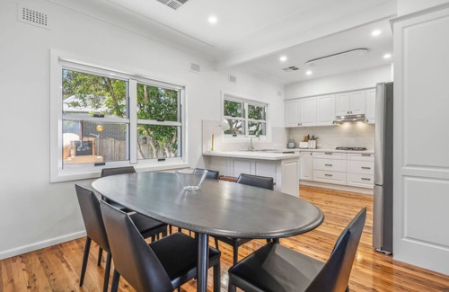 Katoomba House | Megalong Views in Katoomba