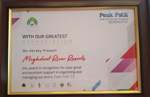 Aluva Hotel | Meghdoot river resort