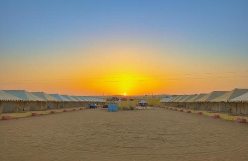 Sam Hotel | Melody Moon Desert Camp & Resort