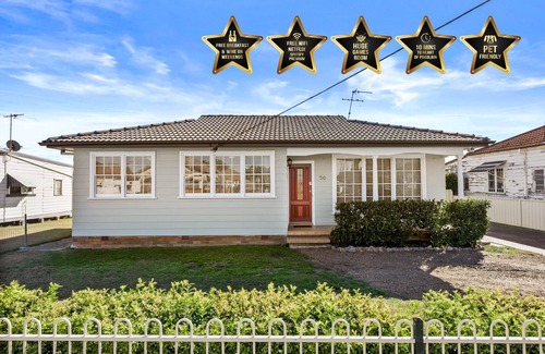Cessnock House | Memories On Mount View, Cosy Wood Fire, Big Games Room, Netflix.