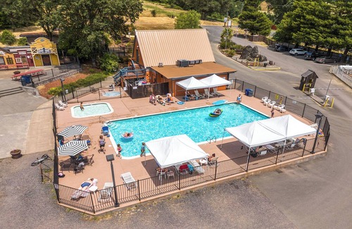 Willits Cabin | Mendocino Redwoods RV Resort