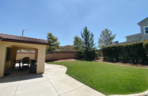 Menifee House | Menifee Border Home in the Canyon Hills Neighborhood