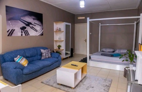 Kampala House | Merak Home