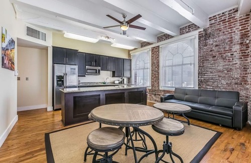 Central Business District Apartment | Merchant Lofts Comfy Condos – Walk Everywhere