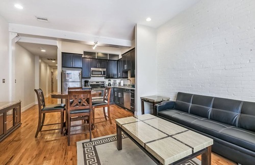Central Business District Apartment | Merchant Lofts Comfy Condos – Walk Everywhere