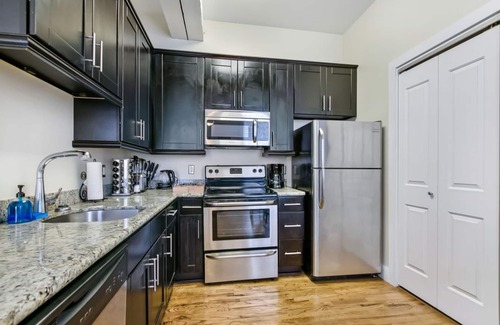 Central Business District Apartment | Merchant Lofts Comfy Condos – Walk Everywhere