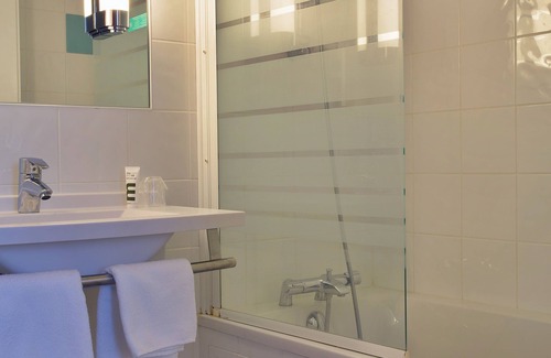 Luxeuil-les-Bains Hotel | Mercure Luxeuil les Bains Hexagone