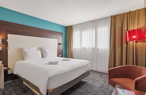 Montrouge Hotel | Mercure Paris Porte d'Orléans
