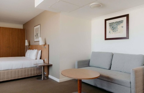 Rosehill Hotel | Mercure Sydney Parramatta