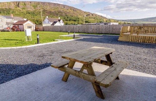 Limavady Cottage | Meric Stone Holiday Lets Caravan 1