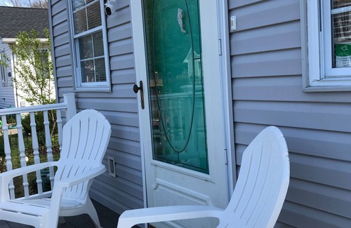 Villas House | Mermaid Manor, more charming than ever! Dog friendly, short walk to the bay!