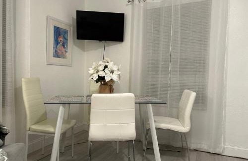 Palm Beach - West Palm Beach Apartment | Mermaid's Cottage