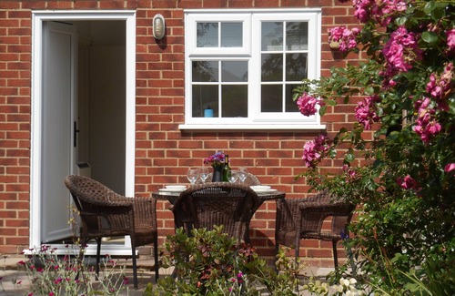 West Mersea Cottage | Mersea Island Cottage by the beach and coast.