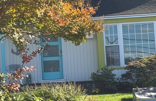 Glen Cove House | MerShell’s Beach House is a 5 minute walk from local beach/boardwalk or marina